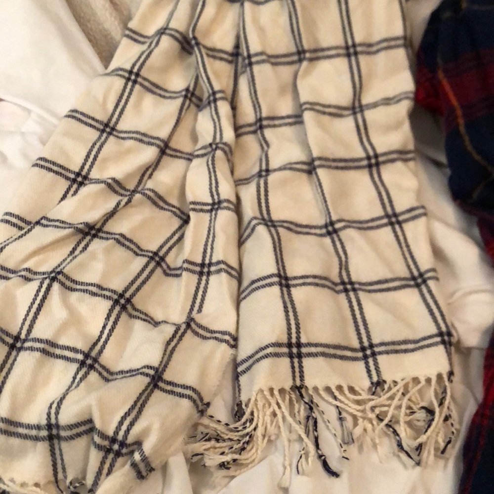 Scarves - Picture 2 of 3